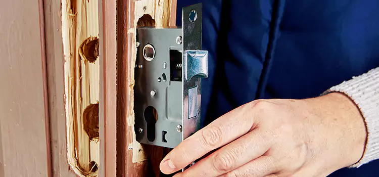 Garage Door Lock Replacement North Massapequa